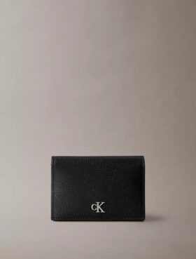 Minimalistyczny portfel z klapką z Monogramem