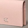 Minimalistyczny portfel z klapką z Monogramem Minimalistyczny portfel z klapką z Monogramem
