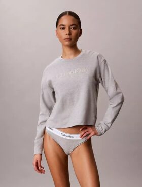 Nowoczesna bluza z frotte o luźnym kroju
