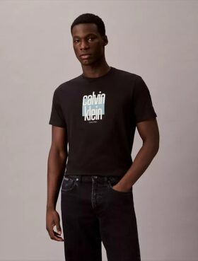 Nowoczesna koszulka z graficznym logo Calvin Klein