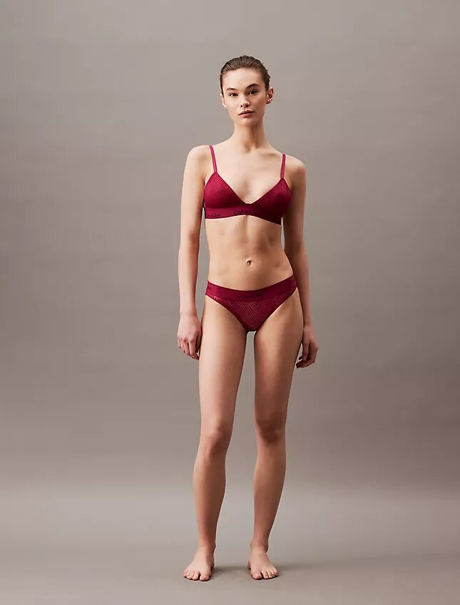 Nowoczesna, lekko wyściełana Bralette trójkątna z koronką Nowoczesna, lekko wyściełana Bralette trójkątna z koronką