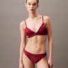 Nowoczesna, lekko wyściełana Bralette trójkątna z koronką Nowoczesna, lekko wyściełana Bralette trójkątna z koronką
