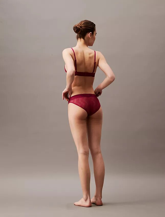Nowoczesna, lekko wyściełana Bralette trójkątna z koronką Nowoczesna, lekko wyściełana Bralette trójkątna z koronką