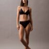 Nowoczesne Bikini z logo na dółach Nowoczesne Bikini z logo na dółach