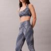 Nowoczesne legginsy z nadrukiem sportowym, z wysokim stanem i długością 7/8 Nowoczesne legginsy z nadrukiem sportowym, z wysokim stanem i długością 7/8