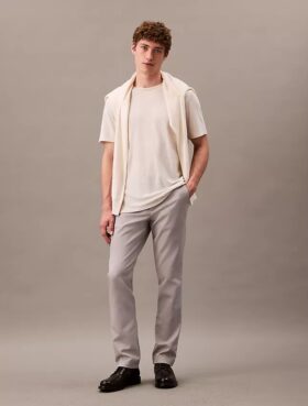 Nowoczesne spodnie chino z elastycznego materiału Nowoczesne spodnie chino z elastycznego materiału