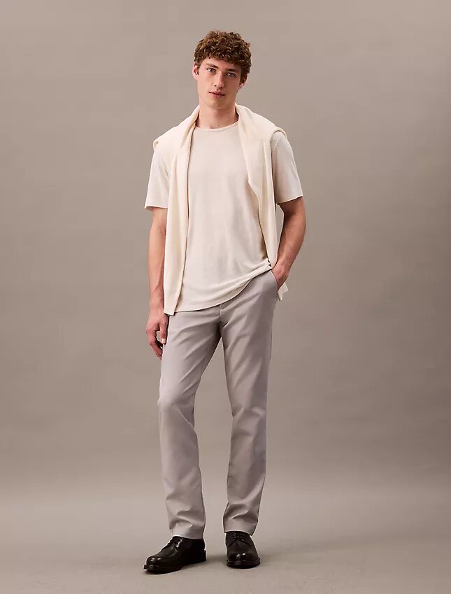 Nowoczesne spodnie chino z elastycznego materiału Nowoczesne spodnie chino z elastycznego materiału