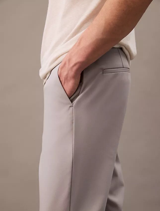 Nowoczesne spodnie chino z elastycznego materiału Nowoczesne spodnie chino z elastycznego materiału