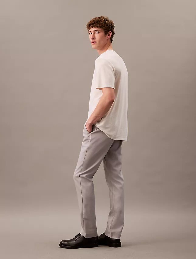 Nowoczesne spodnie chino z elastycznego materiału Nowoczesne spodnie chino z elastycznego materiału