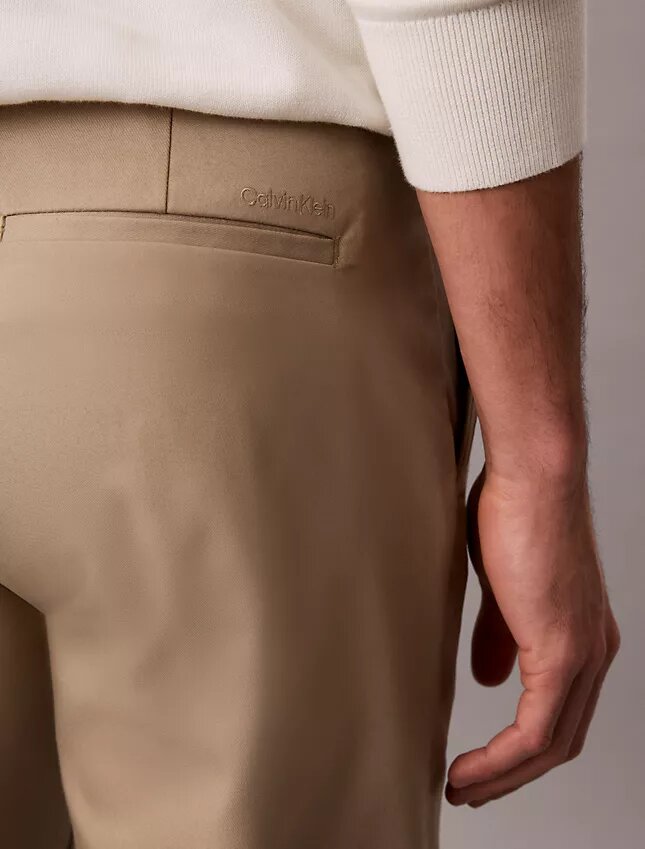 Nowoczesne spodnie chino z elastycznego materiału Nowoczesne spodnie chino z elastycznego materiału