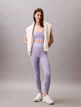 Nowoczesne sportowe legginsy z wysokim stanem i długością 7/8 Nowoczesne sportowe legginsy z wysokim stanem i długością 7/8
