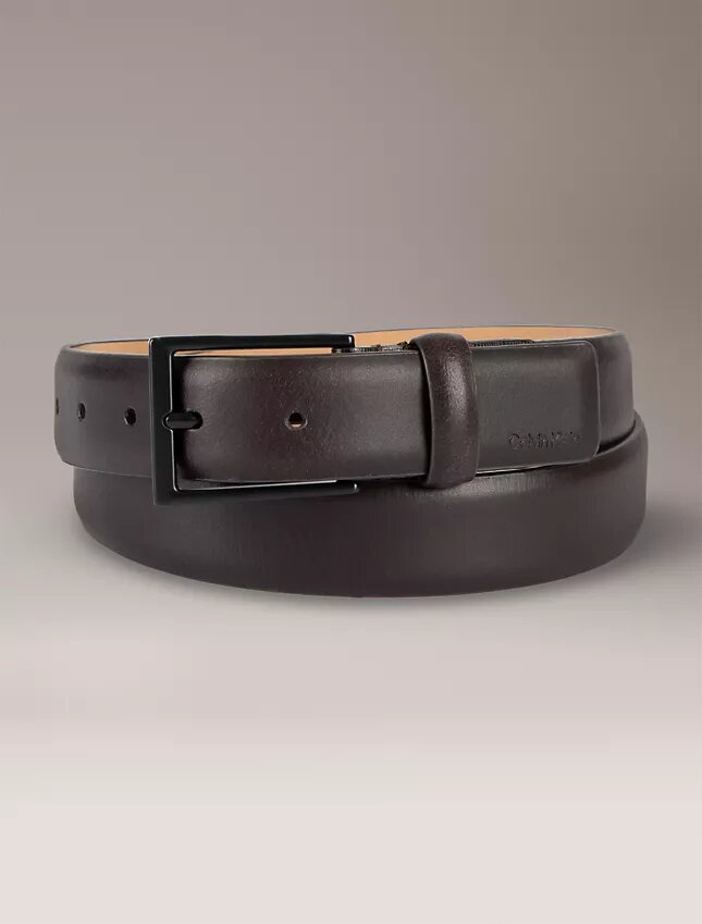Pasek z wytłoczonym logo i klamrą typu harness Pasek z wytłoczonym logo i klamrą typu harness