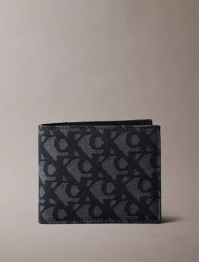 Portfel składany z monogramem na całej powierzchni