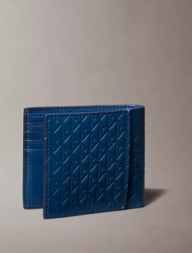 Portfel składany z wytłoczonym monogramem na całej powierzchni i kieszenią na monety Portfel składany z wytłoczonym monogramem na całej powierzchni i kieszenią na monety