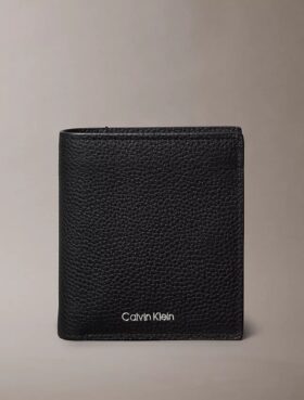 Portfel z tłoczonym logo + etui na karty Portfel z tłoczonym logo + etui na karty