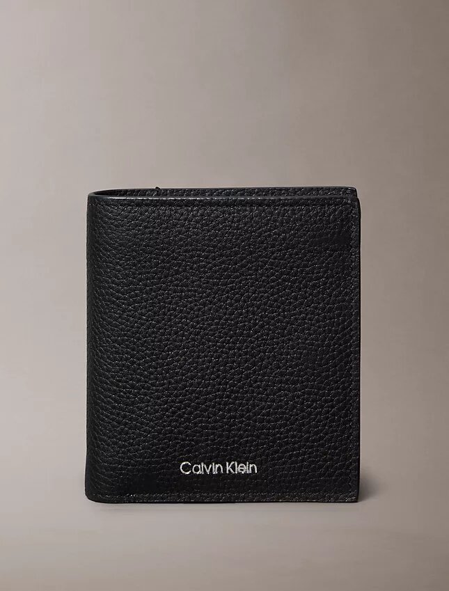 Portfel z tłoczonym logo + etui na karty Portfel z tłoczonym logo + etui na karty