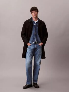 Proste jeansy w stylu lat 90. Proste jeansy w stylu lat 90.