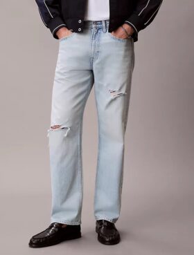 Proste jeansy w stylu lat 90. Proste jeansy w stylu lat 90.