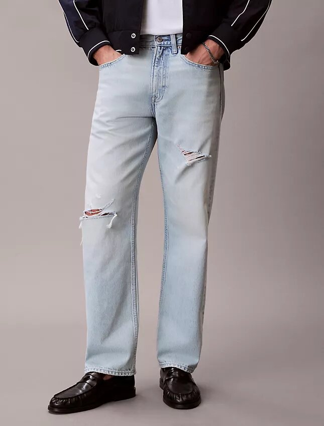 Proste jeansy w stylu lat 90. Proste jeansy w stylu lat 90.