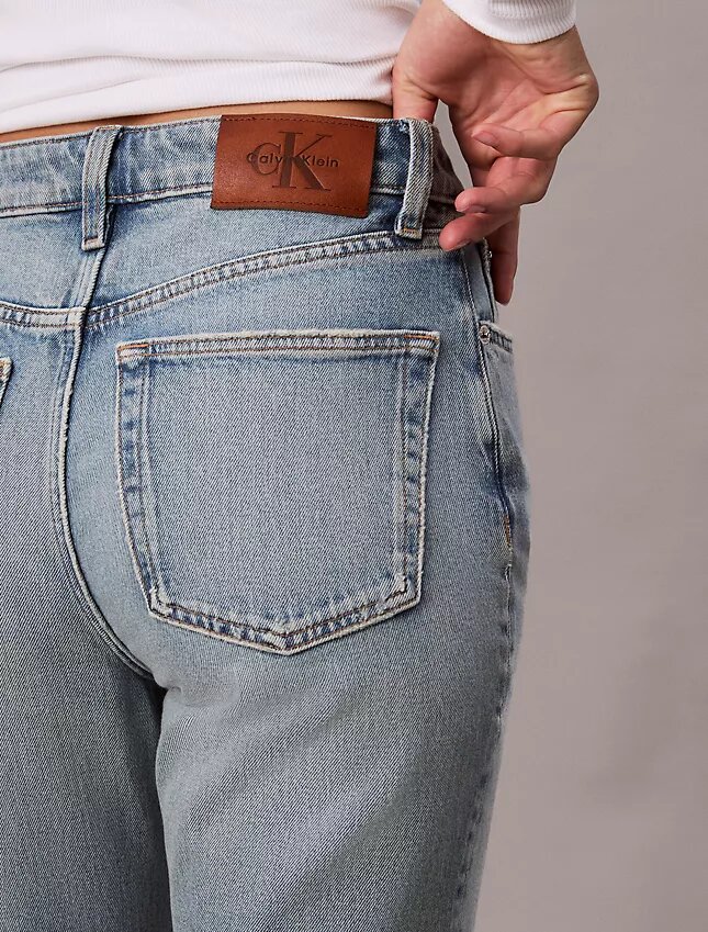 Proste jeansy z wysokim stanem Proste jeansy z wysokim stanem