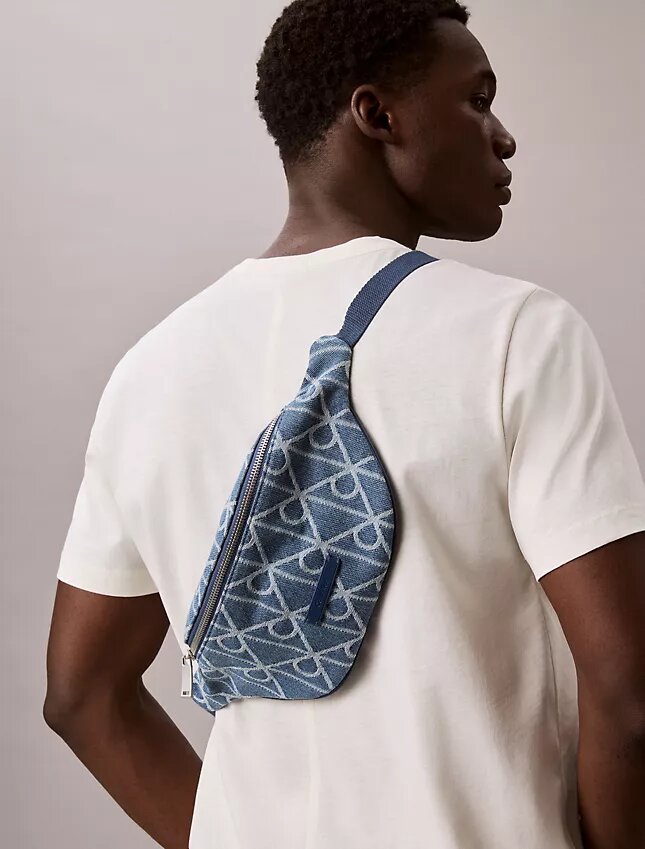 Saszetka biodrowa Denim z nadrukiem logo na całej powierzchni Saszetka biodrowa Denim z nadrukiem logo na całej powierzchni