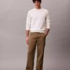 Spodnie chino w stylu baggy z lat 90. Spodnie chino w stylu baggy z lat 90.