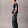 Spodnie chino w stylu baggy z lat 90. Spodnie chino w stylu baggy z lat 90.