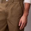 Spodnie chino w stylu baggy z lat 90. Spodnie chino w stylu baggy z lat 90.