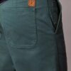 Spodnie chino w stylu baggy z lat 90. Spodnie chino w stylu baggy z lat 90.