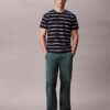 Spodnie chino w stylu baggy z lat 90. Spodnie chino w stylu baggy z lat 90.