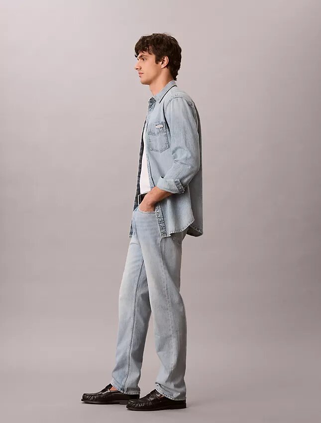 Standardowe, lekkie Jeansy o prostym kroju Standardowe, lekkie Jeansy o prostym kroju