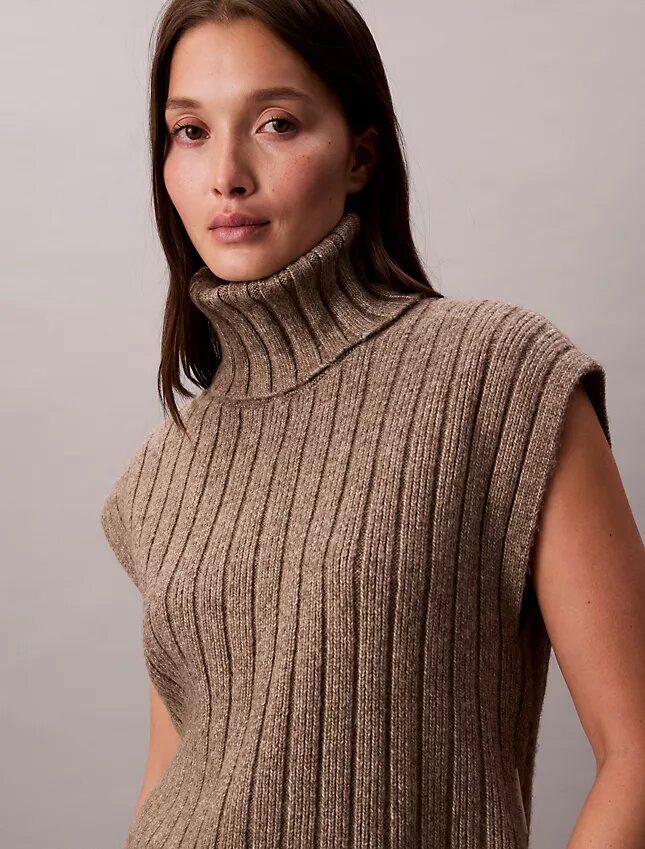 Sweter bez rękawów z prążkowanym wykończeniem Sweter bez rękawów z prążkowanym wykończeniem