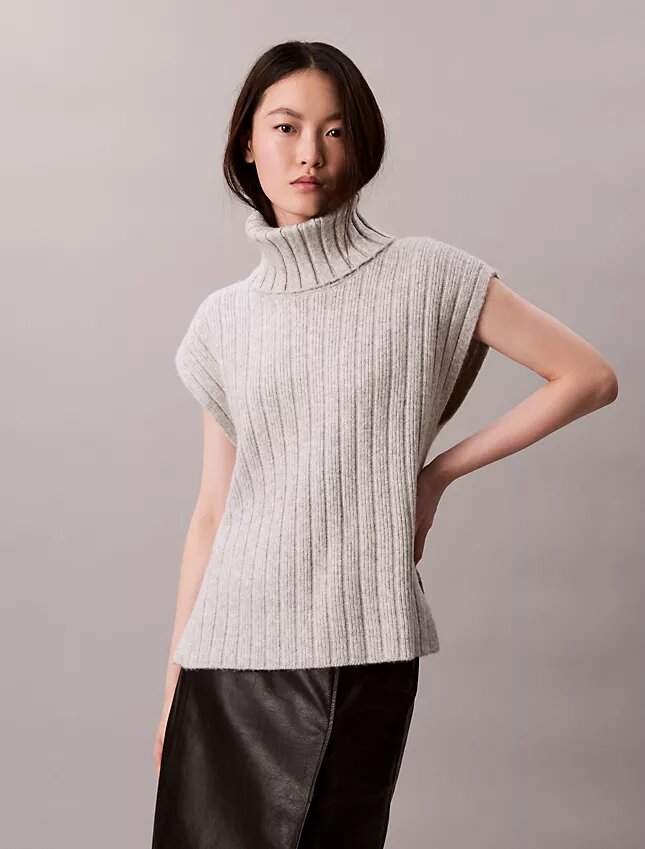 Sweter bez rękawów z prążkowanym wykończeniem Sweter bez rękawów z prążkowanym wykończeniem
