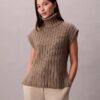 Sweter bez rękawów z prążkowanym wykończeniem Sweter bez rękawów z prążkowanym wykończeniem