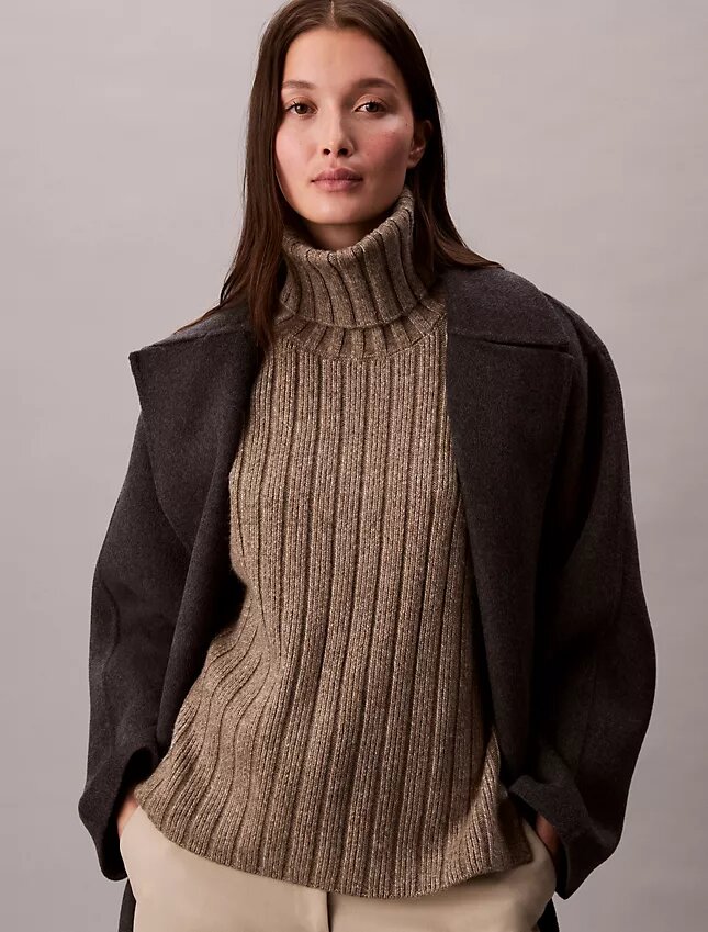 Sweter bez rękawów z prążkowanym wykończeniem Sweter bez rękawów z prążkowanym wykończeniem