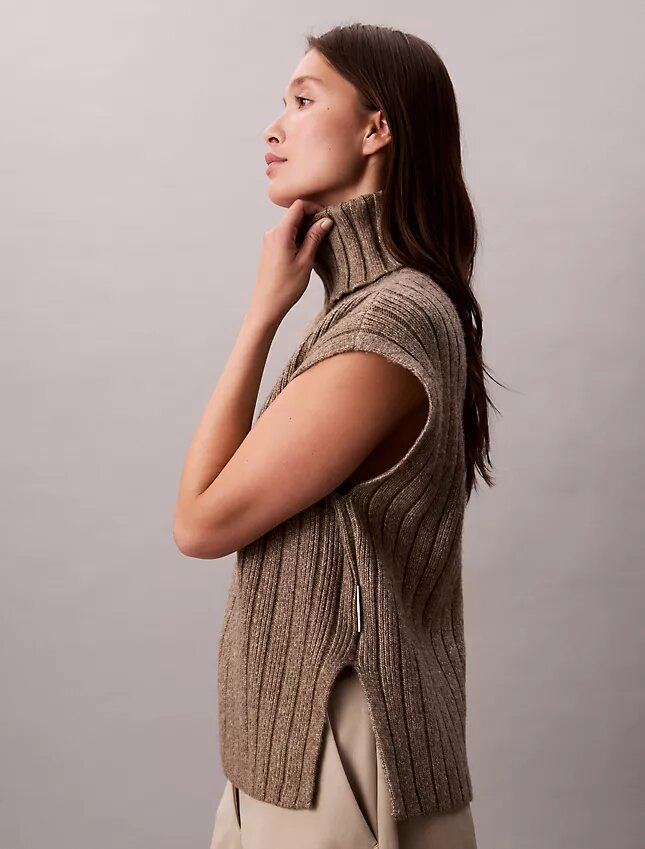 Sweter bez rękawów z prążkowanym wykończeniem Sweter bez rękawów z prążkowanym wykończeniem