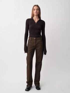 Sweter polo Amber z prążkowanym wzorem