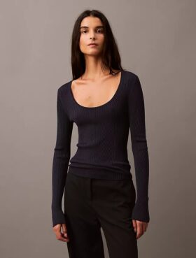Sweter z okrągłym dekoltem i prążkowanym wykończeniem