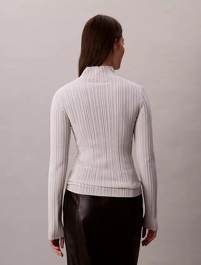 Sweter z prążkowanym golfem z mieszanki wiskozy Sweter z prążkowanym golfem z mieszanki wiskozy