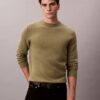 Sweter z wełny merynosowej o luźnym kroju Sweter z wełny merynosowej o luźnym kroju