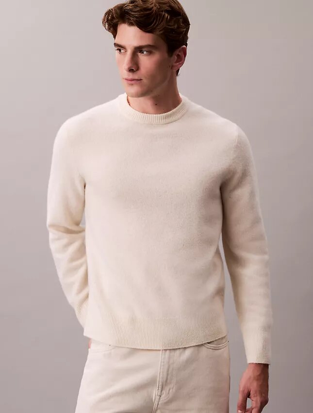 Sweter z wełny merynosowej o luźnym kroju Sweter z wełny merynosowej o luźnym kroju