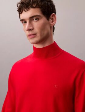 Sweter z wełny merynosowej z golfem