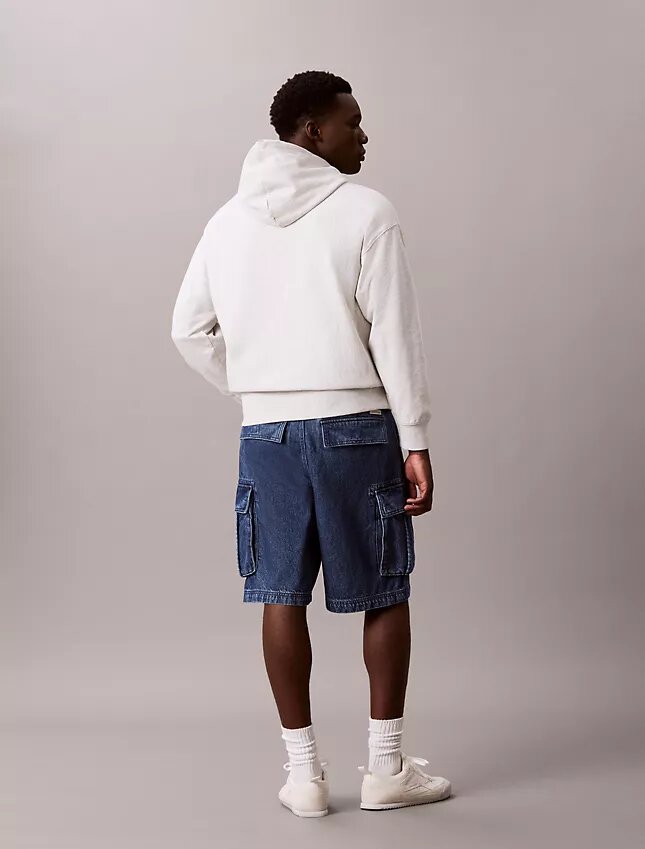 Szorty cargo z Denimu w stylu lat 90. Szorty cargo z Denimu w stylu lat 90.