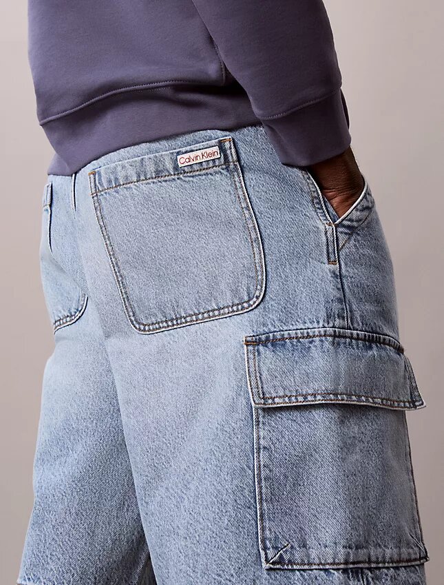 Szorty cargo z Denimu w stylu lat 90. Szorty cargo z Denimu w stylu lat 90.