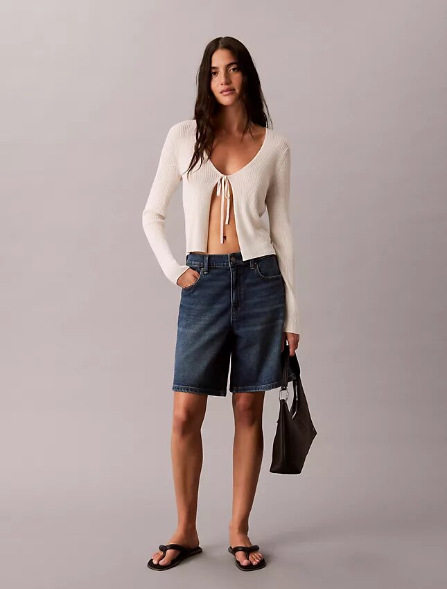 Szorty Denim z podwiniętym brzegiem i krojem w kształcie litery A Szorty Denim z podwiniętym brzegiem i krojem w kształcie litery A