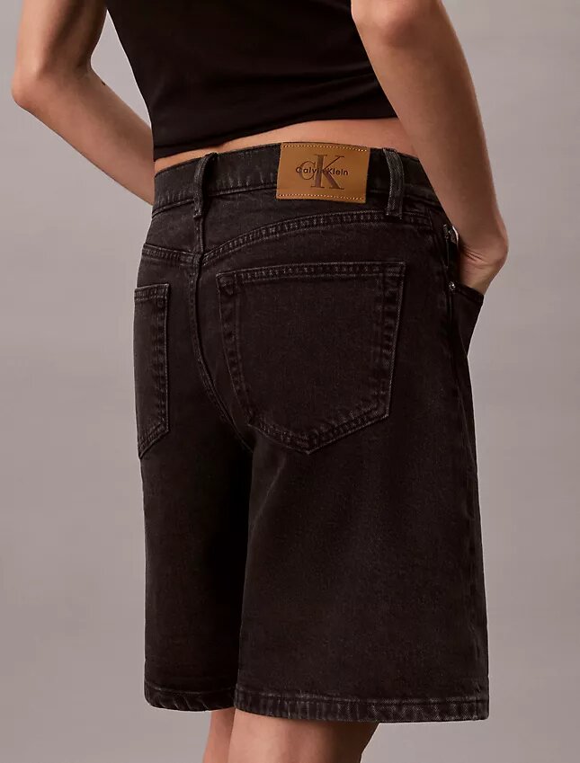 Szorty Denim z podwiniętym brzegiem i krojem w kształcie litery A Szorty Denim z podwiniętym brzegiem i krojem w kształcie litery A