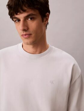 T-shirt o luźnym kroju z postarzanym nadrukiem Monologo