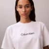 T-shirt z okrągłym dekoltem i standardowym logo o luźnym kroju