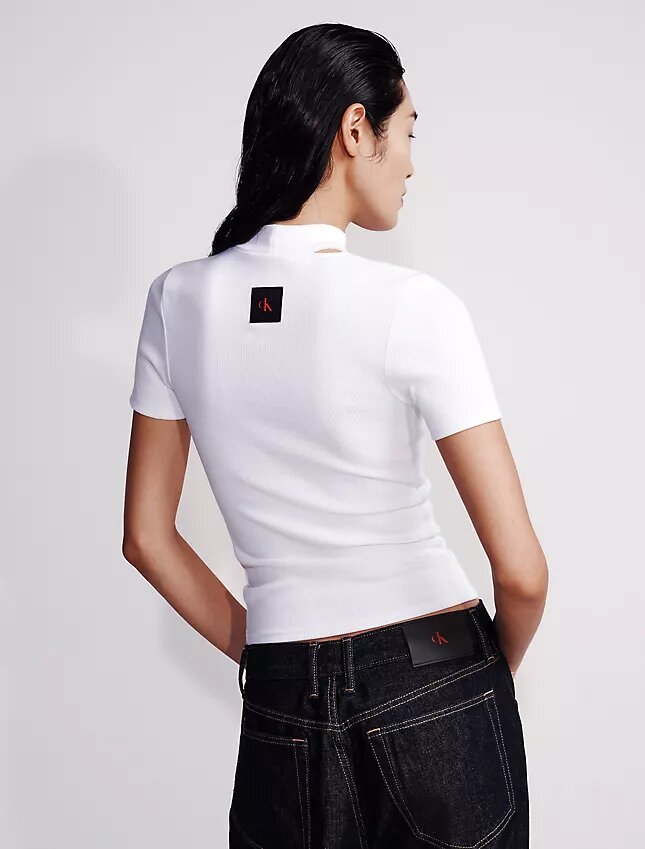 T-shirt z wycięciem i wąskim dekoltem T-shirt z wycięciem i wąskim dekoltem