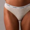 Thong z kultowym logo Thong z kultowym logo